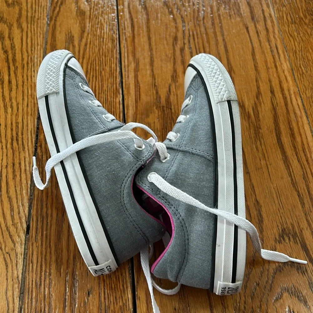Converse All Star low profile sneakers. Gray and pink. Size Junior 2.